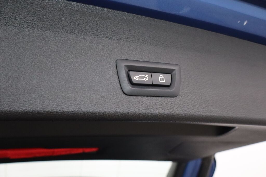 BMW X1 2019 F48 xDrive18d A Business Pro M Sport / Suomiauto / Harman Kardon / HUD / Keyless / Navigointi / Lohko + SP
