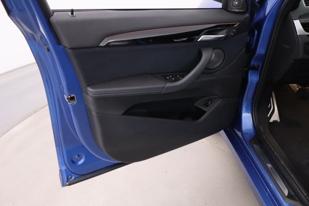 BMW X1 2019 F48 xDrive18d A Business Pro M Sport / Suomiauto / Harman Kardon / HUD / Keyless / Navigointi / Lohko + SP