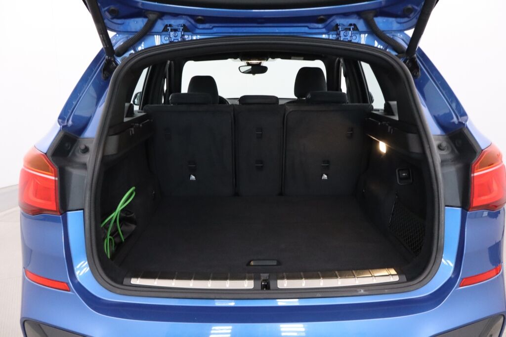 BMW X1 2019 F48 xDrive18d A Business Pro M Sport / Suomiauto / Harman Kardon / HUD / Keyless / Navigointi / Lohko + SP