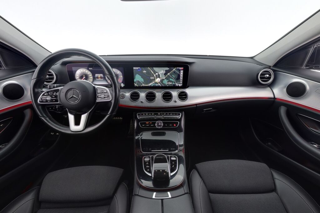 Mercedes-Benz E 2019 220 d 4Matic T A Business AMG / Vetokoukku / Widescreen / Webasto / Multibeam / Merkkiliikeen huoltokirja