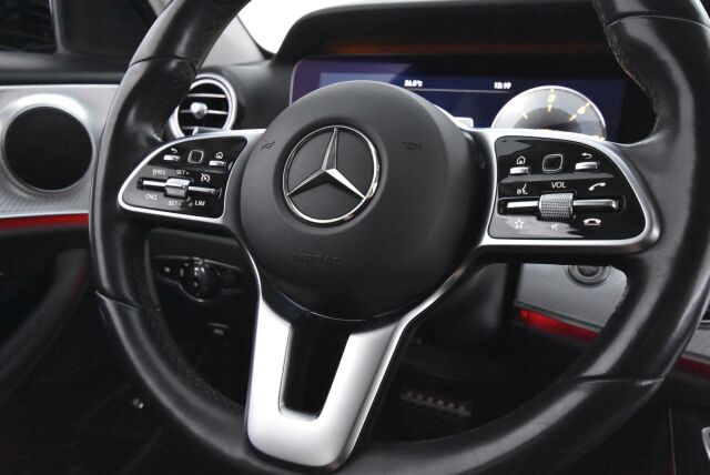 Mercedes-Benz E 2019 220 d 4Matic T A Business AMG / Vetokoukku / Widescreen / Webasto / Multibeam / Merkkiliikeen huoltokirja