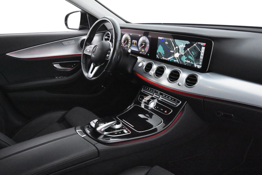 Mercedes-Benz E 2019 220 d 4Matic T A Business AMG / Vetokoukku / Widescreen / Webasto / Multibeam / Merkkiliikeen huoltokirja