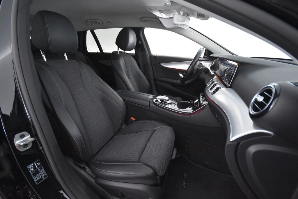 Mercedes-Benz E 2019 220 d 4Matic T A Business AMG / Vetokoukku / Widescreen / Webasto / Multibeam / Merkkiliikeen huoltokirja