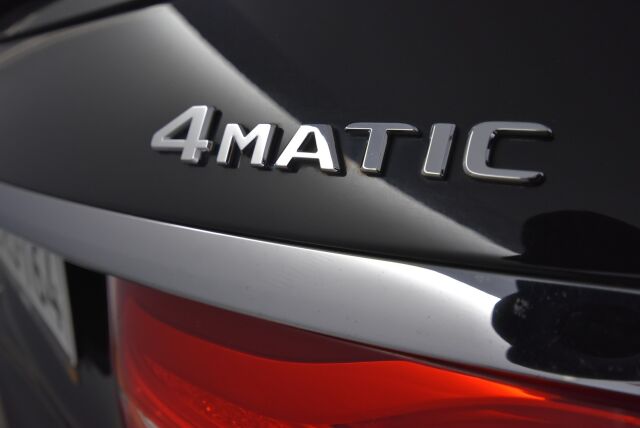 Mercedes-Benz E 2019 220 d 4Matic T A Business AMG / Vetokoukku / Widescreen / Webasto / Multibeam / Merkkiliikeen huoltokirja