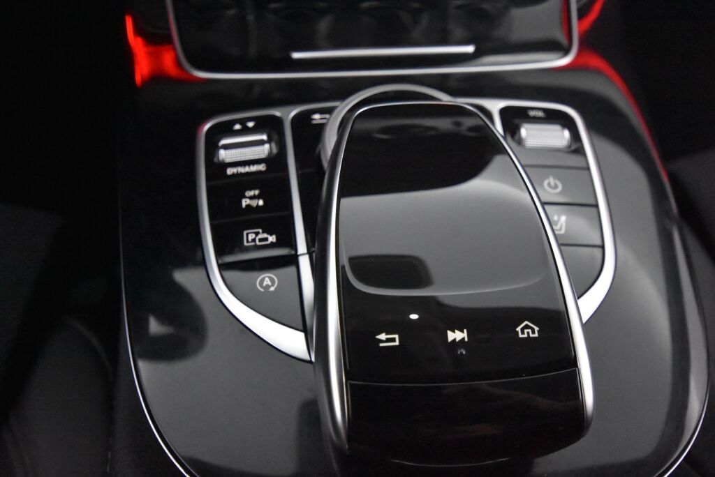 Mercedes-Benz E 2019 220 d 4Matic T A Business AMG / Vetokoukku / Widescreen / Webasto / Multibeam / Merkkiliikeen huoltokirja