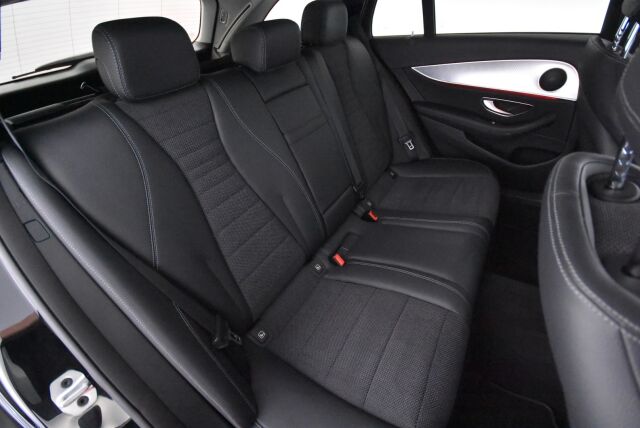 Mercedes-Benz E 2019 220 d 4Matic T A Business AMG / Vetokoukku / Widescreen / Webasto / Multibeam / Merkkiliikeen huoltokirja
