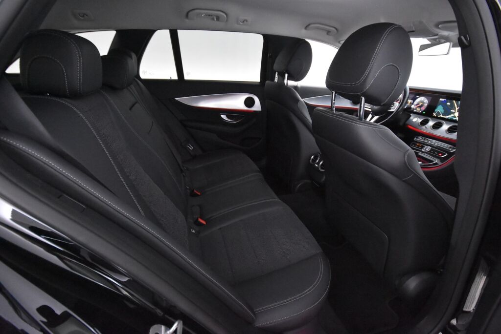 Mercedes-Benz E 2019 220 d 4Matic T A Business AMG / Vetokoukku / Widescreen / Webasto / Multibeam / Merkkiliikeen huoltokirja