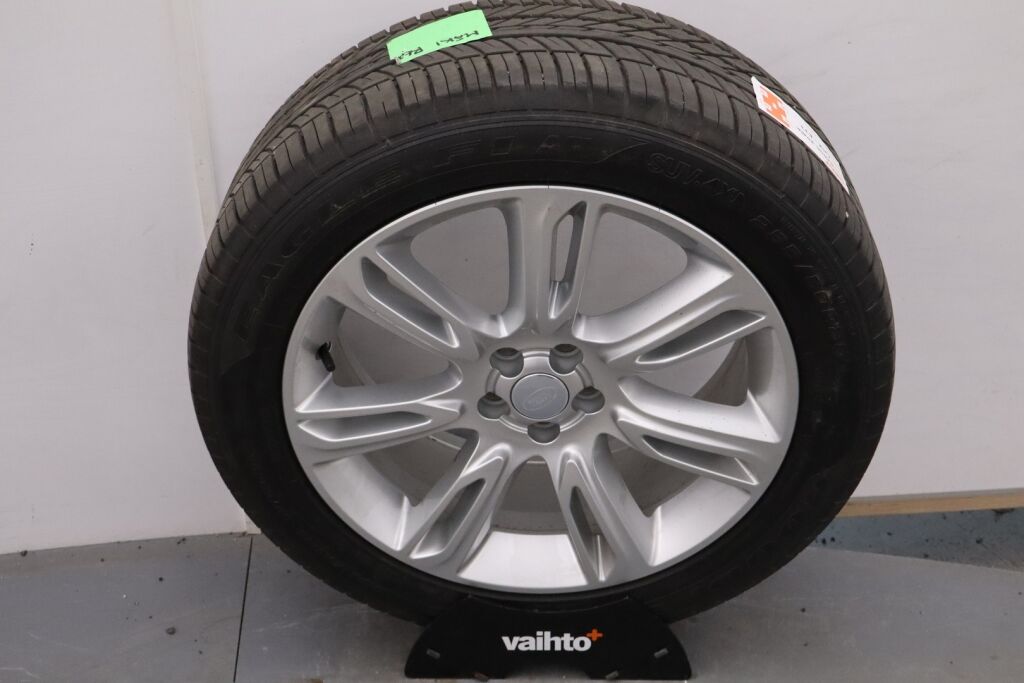 Land Rover Range Rover Velar 2019 P250 2,0 bensiini S / Merkkihuollettu / Suomiauto / ACC / Webasto / Panorama / Meridian / Muistipenkit / Navigointi - RAHOITUS TÄHÄN AUTOON VAIN 3.99% - 