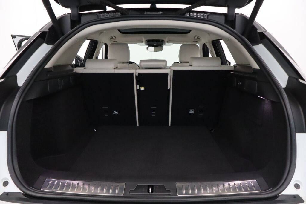 Land Rover Range Rover Velar 2019 P250 2,0 bensiini S / Merkkihuollettu / Suomiauto / ACC / Webasto / Panorama / Meridian / Muistipenkit / Navigointi - RAHOITUS TÄHÄN AUTOON VAIN 3.99% - 