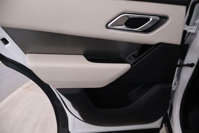 Land Rover Range Rover Velar 2019 P250 2,0 bensiini S / Merkkihuollettu / Suomiauto / ACC / Webasto / Panorama / Meridian / Muistipenkit / Navigointi - RAHOITUS TÄHÄN AUTOON VAIN 3.99% - 