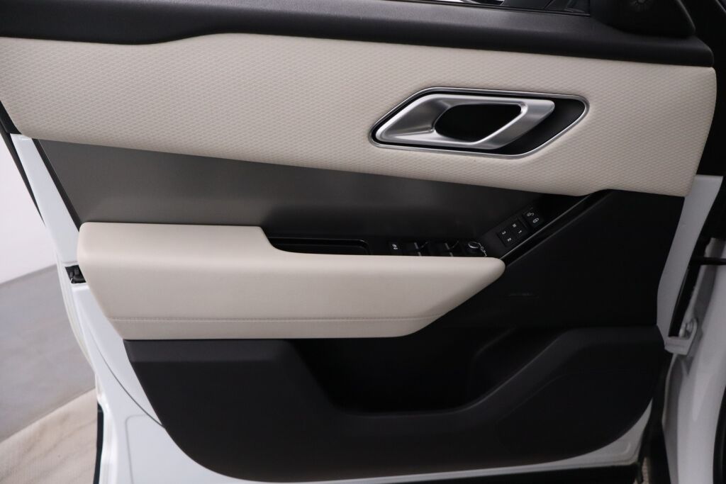 Land Rover Range Rover Velar 2019 P250 2,0 bensiini S / Merkkihuollettu / Suomiauto / ACC / Webasto / Panorama / Meridian / Muistipenkit / Navigointi - RAHOITUS TÄHÄN AUTOON VAIN 3.99% - 