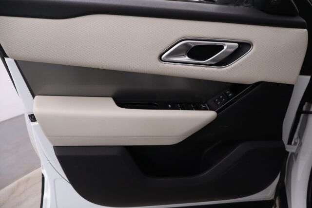 Land Rover Range Rover Velar 2019 P250 2,0 bensiini S / Merkkihuollettu / Suomiauto / ACC / Webasto / Panorama / Meridian / Muistipenkit / Navigointi - RAHOITUS TÄHÄN AUTOON VAIN 3.99% - 