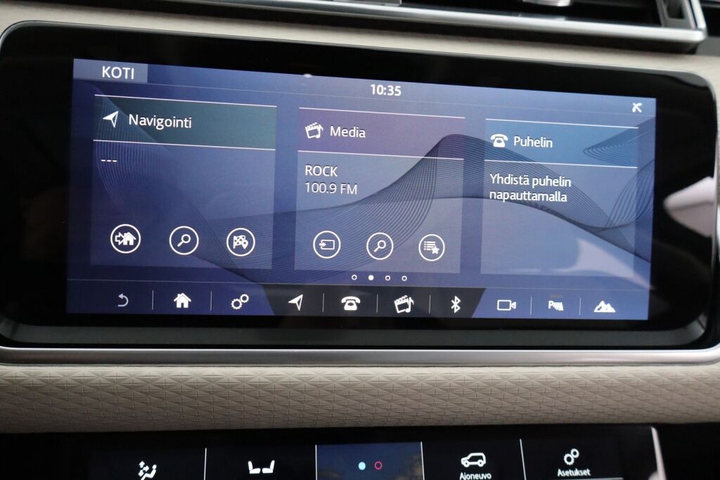 Land Rover Range Rover Velar 2019 P250 2,0 bensiini S / Merkkihuollettu / Suomiauto / ACC / Webasto / Panorama / Meridian / Muistipenkit / Navigointi - RAHOITUS TÄHÄN AUTOON VAIN 3.99% - 