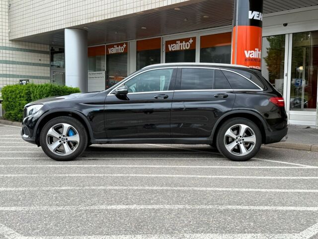 Mercedes-Benz GLC 2018 350 e 4Matic A Premium Business / BLIS / Vetokoukku / Liikennemerkkien tunnistus / Led valot