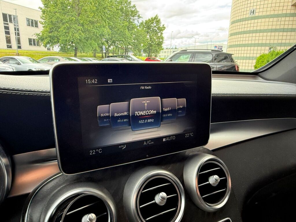 Mercedes-Benz GLC 2018 350 e 4Matic A Premium Business / BLIS / Vetokoukku / Liikennemerkkien tunnistus / Led valot