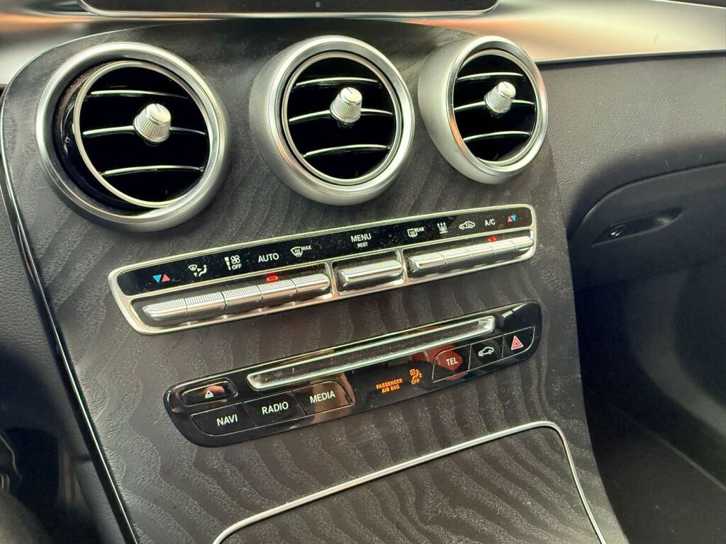 Mercedes-Benz GLC 2018 350 e 4Matic A Premium Business / BLIS / Vetokoukku / Liikennemerkkien tunnistus / Led valot