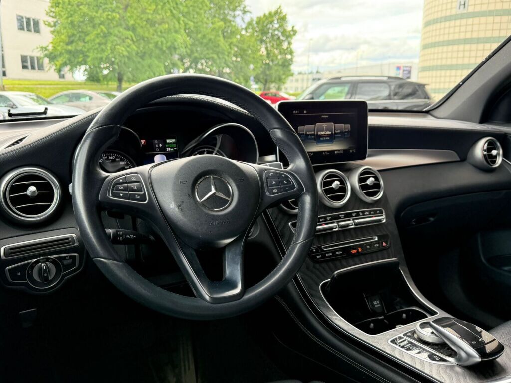 Mercedes-Benz GLC 2018 350 e 4Matic A Premium Business / BLIS / Vetokoukku / Liikennemerkkien tunnistus / Led valot