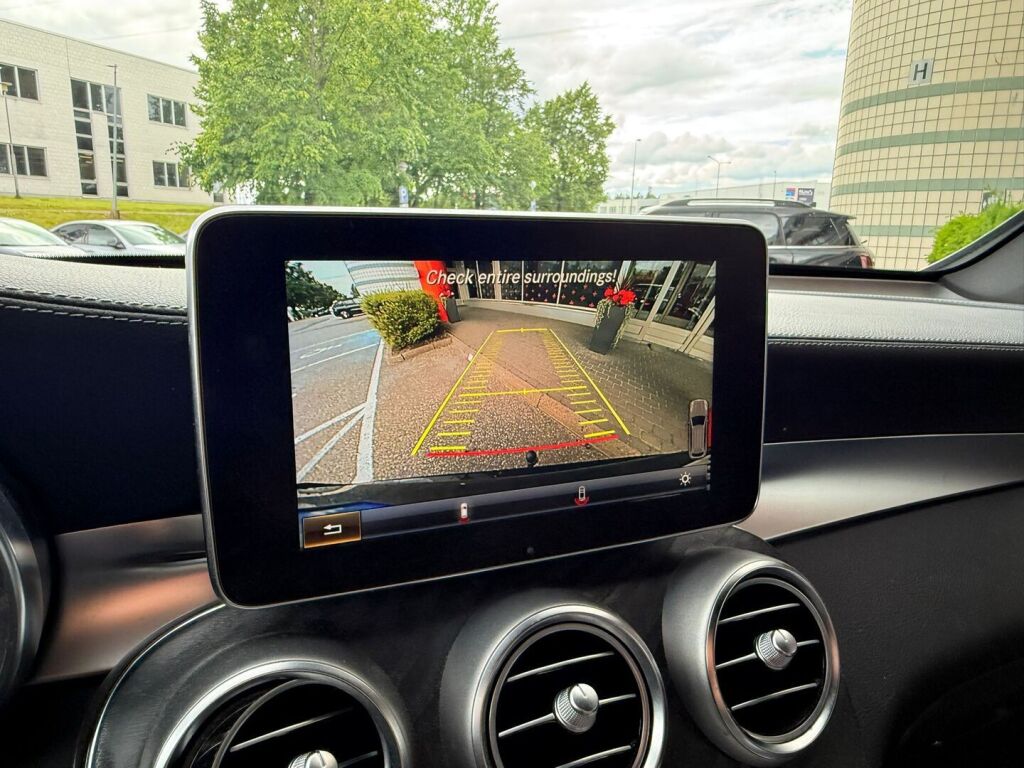 Mercedes-Benz GLC 2018 350 e 4Matic A Premium Business / BLIS / Vetokoukku / Liikennemerkkien tunnistus / Led valot