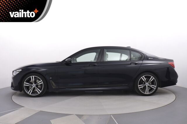 BMW 740 2016 G12 Sedan 740Le iPerformance A xDrive Business Exclusive / M Sport / Comfort istuimet edessä ja takana / Panorama / HUD / ACC /
