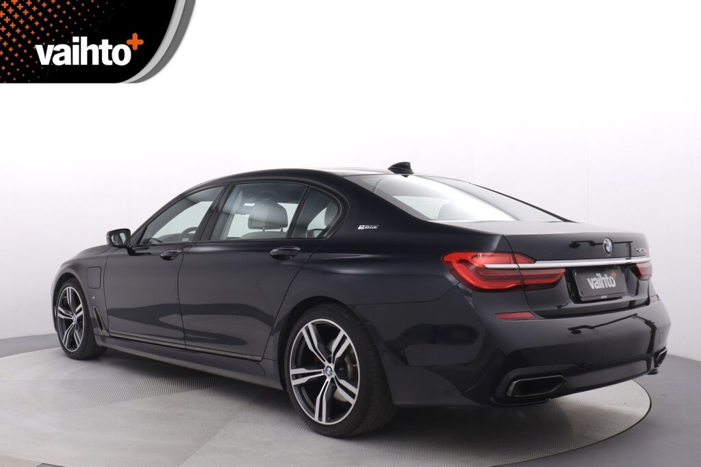 BMW 740 2016 G12 Sedan 740Le iPerformance A xDrive Business Exclusive / M Sport / Comfort istuimet edessä ja takana / Panorama / HUD / ACC /