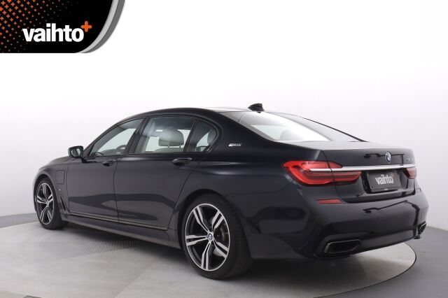 BMW 740 2016 G12 Sedan 740Le iPerformance A xDrive Business Exclusive / M Sport / Comfort istuimet edessä ja takana / Panorama / HUD / ACC /