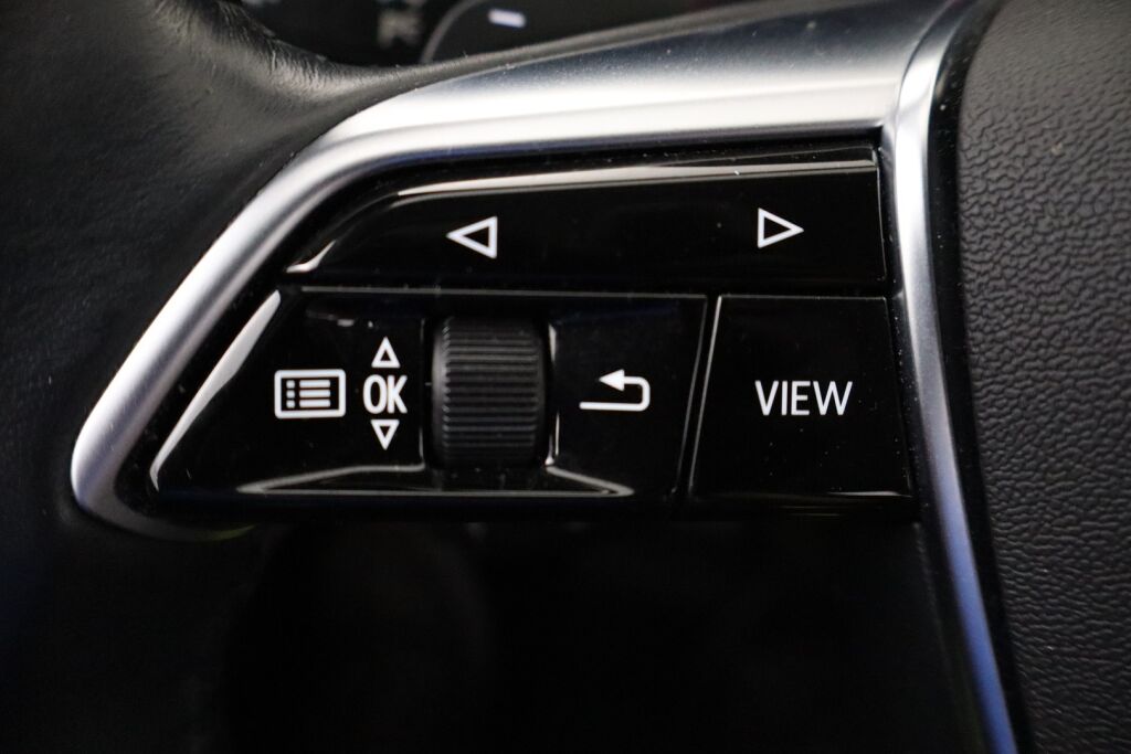 Audi A6 2019 Avant Business Sport 40 TDI MHEV quattro S tronic / Webasto / Vakkari / 360kamera / Koukku / Huom km./