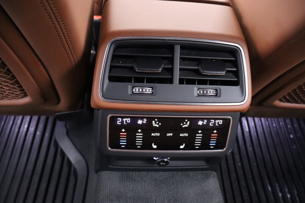 Audi A6 2019 Avant Business Sport 40 TDI MHEV quattro S tronic / Webasto / Vakkari / 360kamera / Koukku / Huom km./