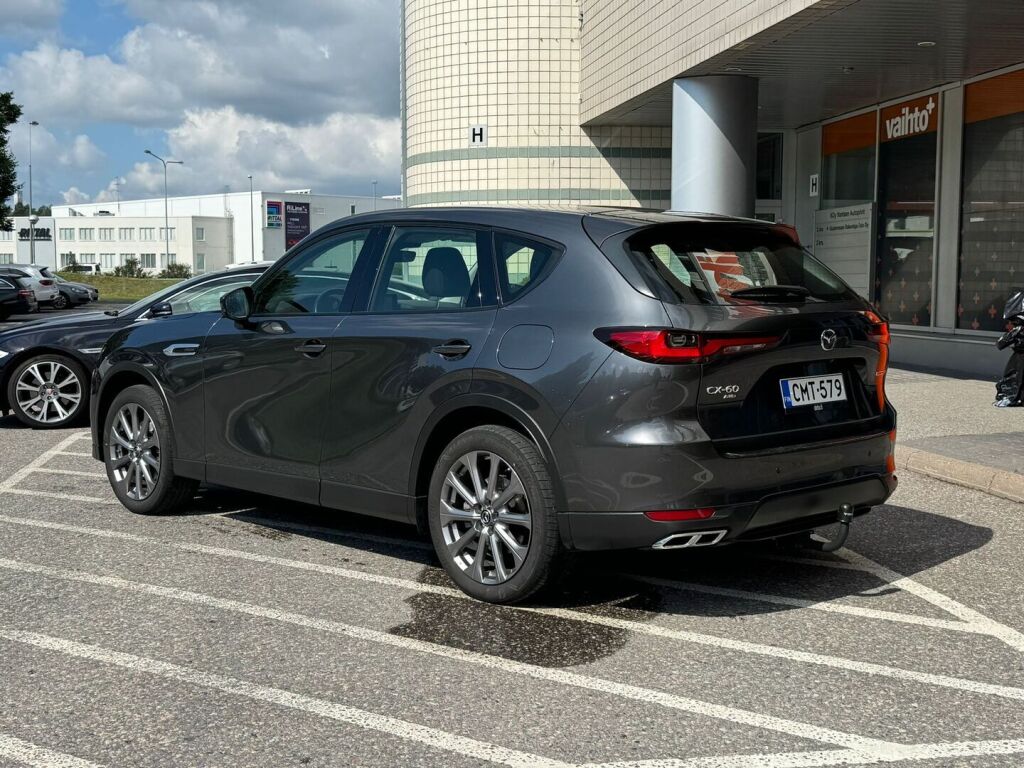 Mazda CX-60 2023 2.5 PHEV 8AT AWD Exclusive-Line / Suomiauto / 1-omistaja / Vetokoukku / HUD / Navigointi / Kaistavahti