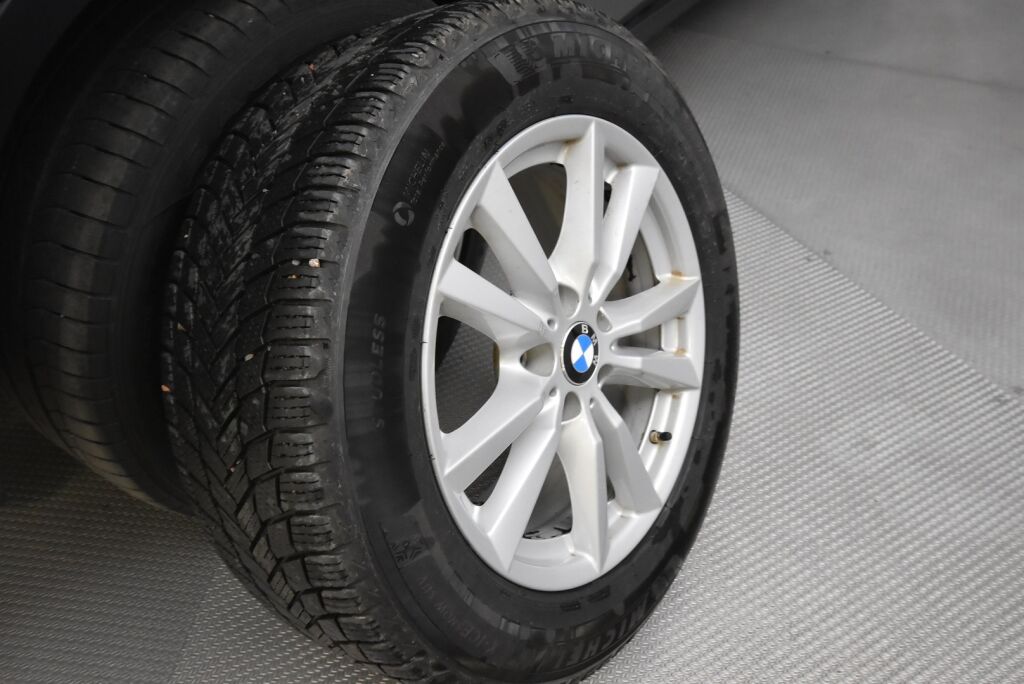 BMW X5 2017 F15 xDrive40e A / Pro navi / Kamera / Koukku / Panoraama / Ratinlämmitin / Harman&Kardon / Hyvin huollettu