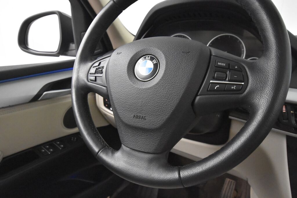 BMW X5 2017 F15 xDrive40e A / Pro navi / Kamera / Koukku / Panoraama / Ratinlämmitin / Harman&Kardon / Hyvin huollettu