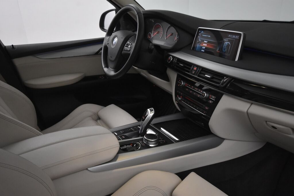 BMW X5 2017 F15 xDrive40e A / Pro navi / Kamera / Koukku / Panoraama / Ratinlämmitin / Harman&Kardon / Hyvin huollettu