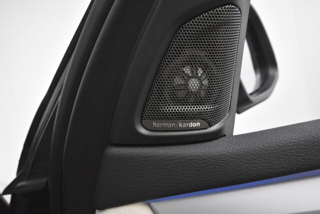 BMW X5 2017 F15 xDrive40e A / Pro navi / Kamera / Koukku / Panoraama / Ratinlämmitin / Harman&Kardon / Hyvin huollettu
