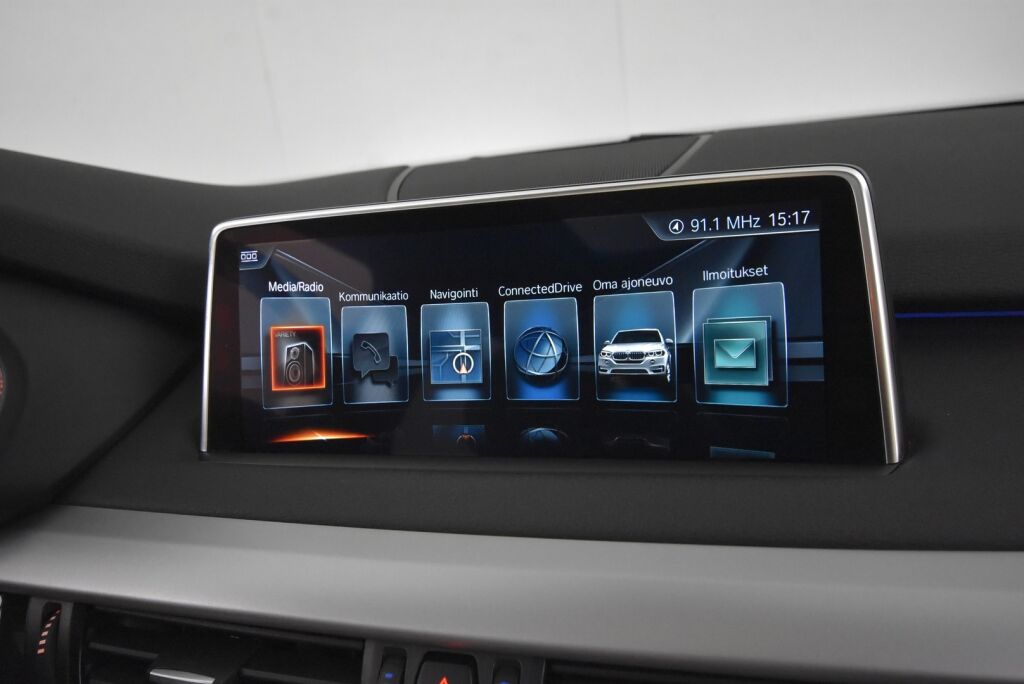 BMW X5 2017 F15 xDrive40e A / Pro navi / Kamera / Koukku / Panoraama / Ratinlämmitin / Harman&Kardon / Hyvin huollettu