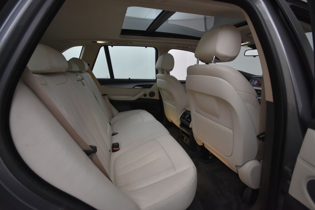 BMW X5 2017 F15 xDrive40e A / Pro navi / Kamera / Koukku / Panoraama / Ratinlämmitin / Harman&Kardon / Hyvin huollettu