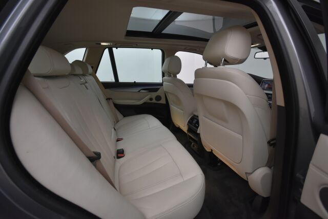 BMW X5 2017 F15 xDrive40e A / Pro navi / Kamera / Koukku / Panoraama / Ratinlämmitin / Harman&Kardon / Hyvin huollettu
