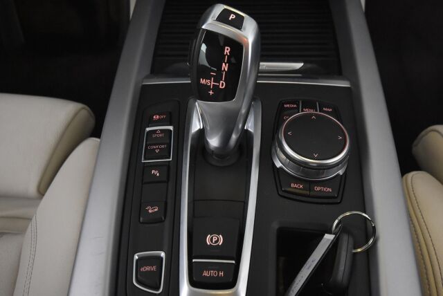 BMW X5 2017 F15 xDrive40e A / Pro navi / Kamera / Koukku / Panoraama / Ratinlämmitin / Harman&Kardon / Hyvin huollettu