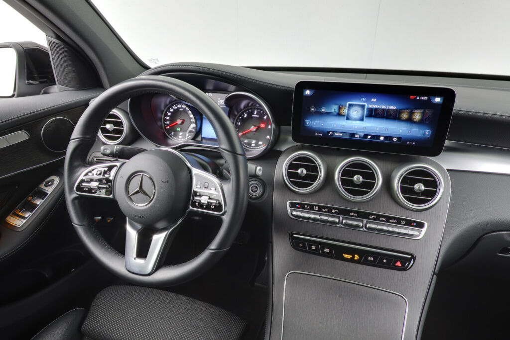 Mercedes-Benz GLC 2019 300 d 4MATIC A Business Coupé / Tehdaskoukku / Pelipaketti/ Navi / Sisätilan luxury-paketti