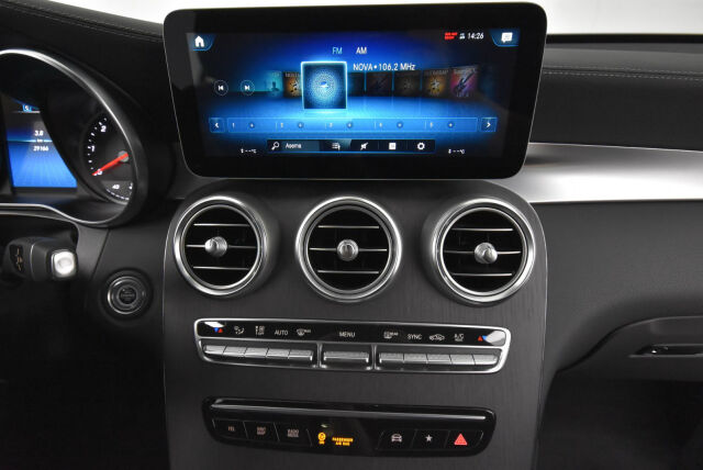 Mercedes-Benz GLC 2019 300 d 4MATIC A Business Coupé / Tehdaskoukku / Pelipaketti/ Navi / Sisätilan luxury-paketti