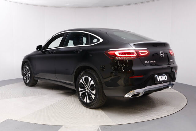 Mercedes-Benz GLC 2019 300 d 4MATIC A Business Coupé / Tehdaskoukku / Pelipaketti/ Navi / Sisätilan luxury-paketti