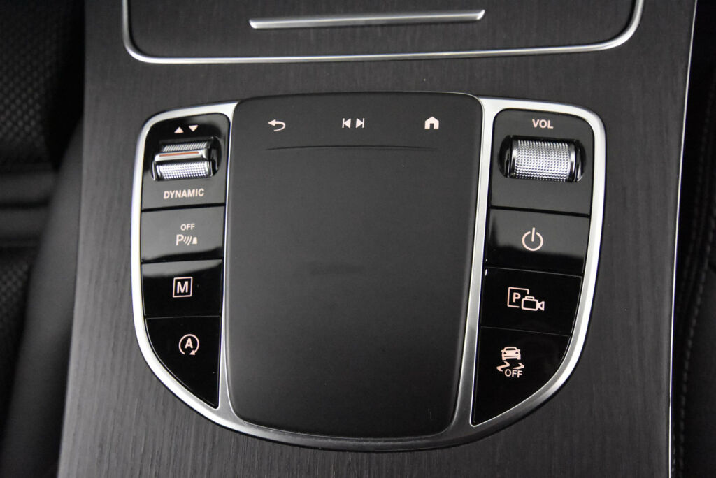 Mercedes-Benz GLC 2019 300 d 4MATIC A Business Coupé / Tehdaskoukku / Pelipaketti/ Navi / Sisätilan luxury-paketti