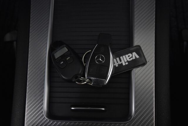 Mercedes-Benz GLK 2013 220 CDI BE 4Matic A Premium Business / Webasto / Navi / Koukku / ILS / AMG ulko-paketti