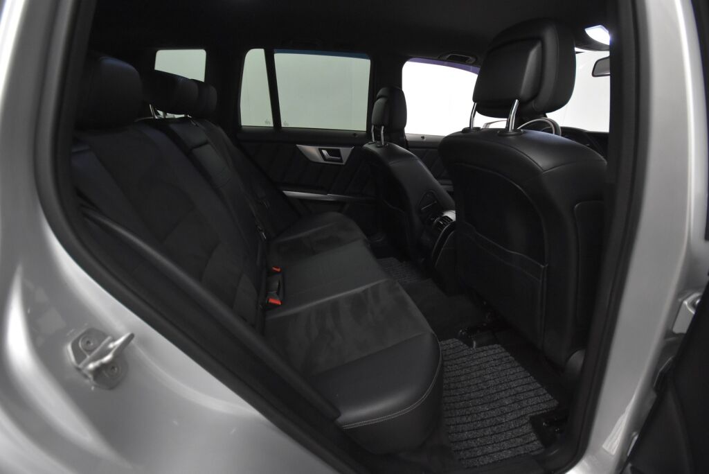 Mercedes-Benz GLK 2013 220 CDI BE 4Matic A Premium Business / Webasto / Navi / Koukku / ILS / AMG ulko-paketti