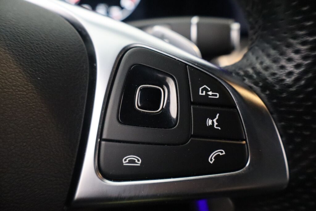 Mercedes-Benz E 2017 220 d A Coupé Business AMG / Navi / HUD / P.kamera / Nahat / Ilmast.istuimet / - RAHOITUS TÄHÄN AUTOON VAIN 3.99% - 