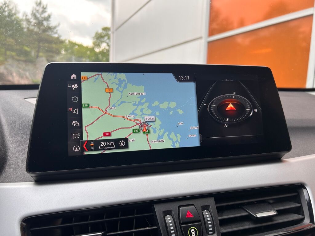 BMW X1 2020 F48 xDrive18d A Business / HUD / Navi Plus / Vetokoukku