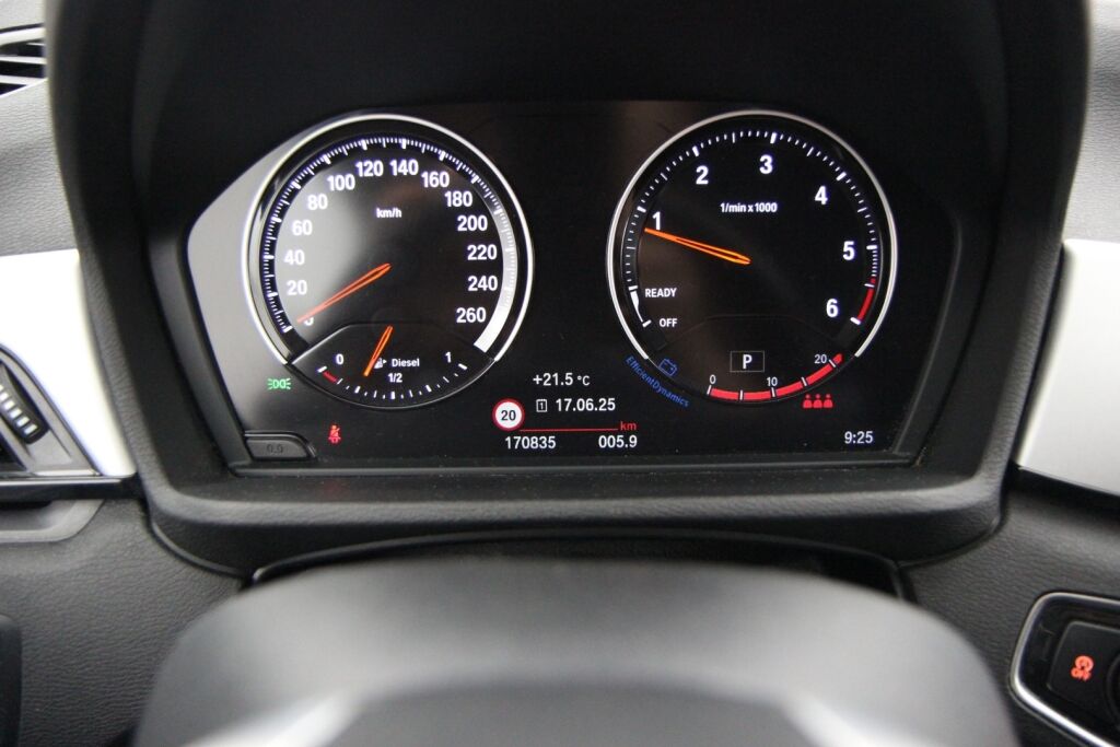 BMW X1 2020 F48 xDrive18d A Business / HUD / Navi Plus / Vetokoukku