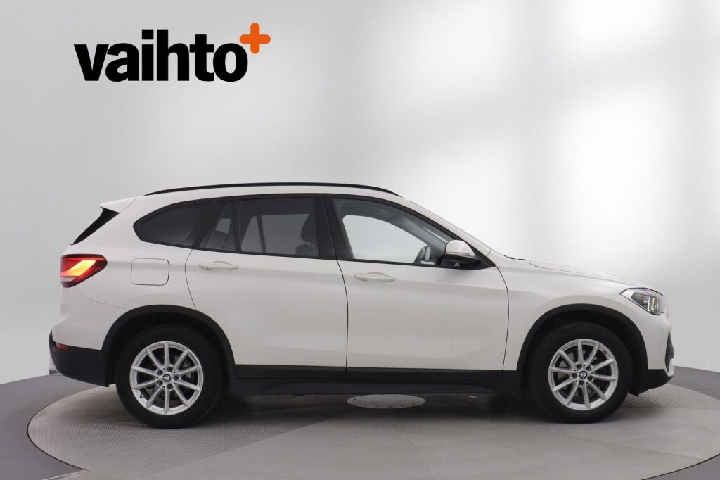 BMW X1 2020 F48 xDrive18d A Business / HUD / Navi Plus / Vetokoukku