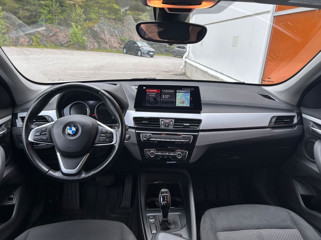 BMW X1 2020 F48 xDrive18d A Business / HUD / Navi Plus / Vetokoukku