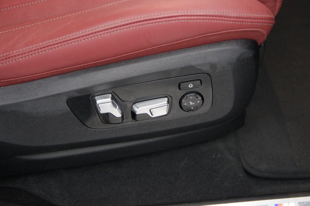 BMW X6 2019 G06 xDrive 30d M Sport / Huippu varusteet / Varusteita 57t€:lla ks. tarkka listaus /