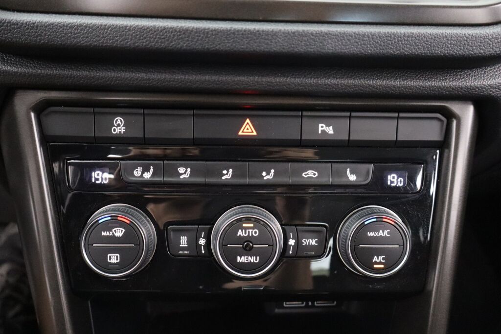 Volkswagen T-Roc 2020 Style Limited 1,5 TSI EVO 110 kW DSG-automaatti / ACC / Apple Car Play / Webasto / LEDit /