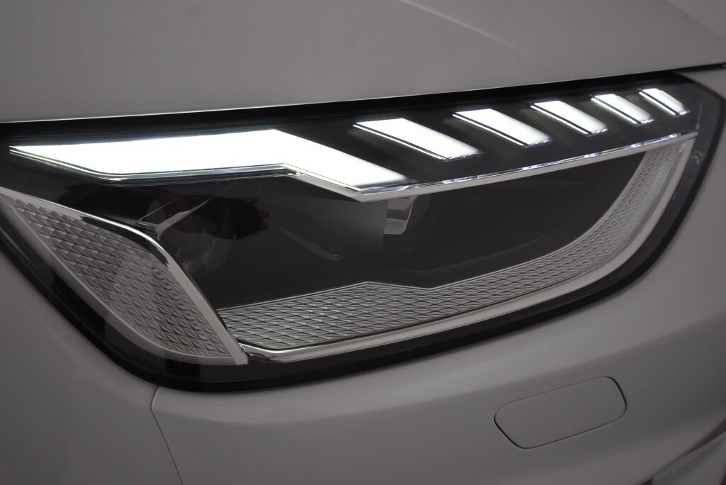 Audi A4 2020 Sedan Business S line Edition 45 TFSI 180 kW MHEV quattro S tronic / Webasto / Vetokoukku / Bang & Olufsen / Matrix Led